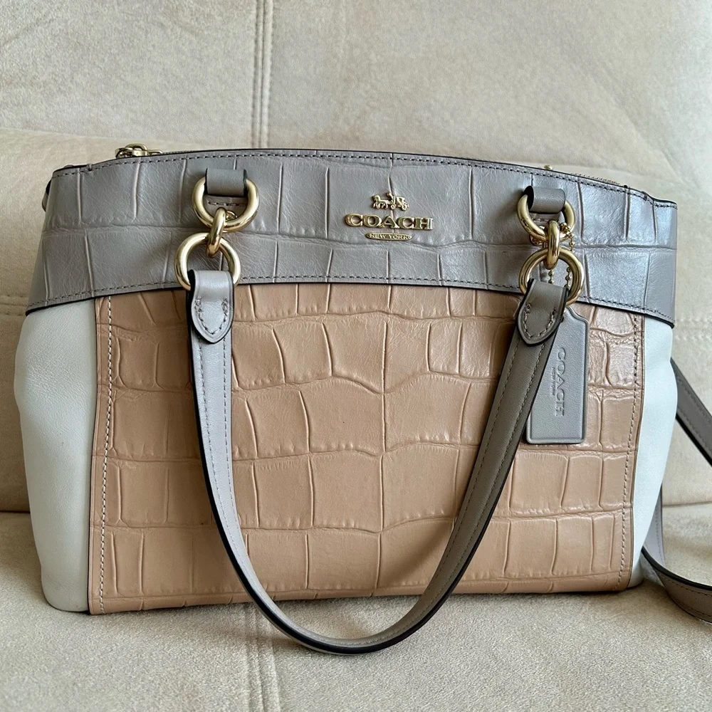 Coach preloved classy